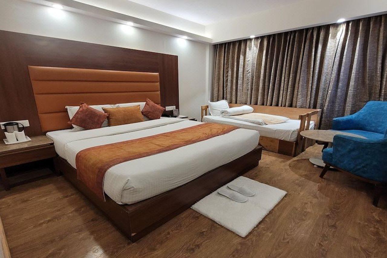 Hotel Landmark Shimla Buitenkant foto