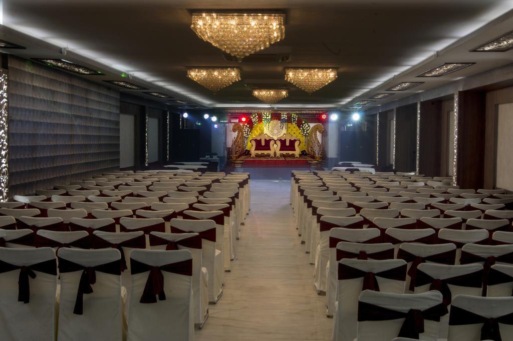 Hotel Landmark Shimla Buitenkant foto