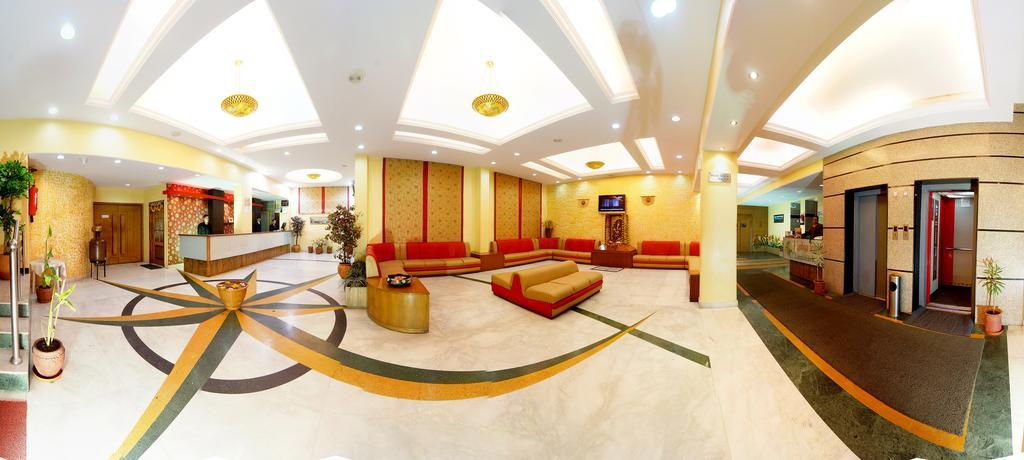 Hotel Landmark Shimla Buitenkant foto